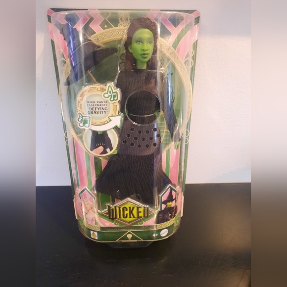 Mattel Wicked Elphaba Doll - Picture 5 of 10